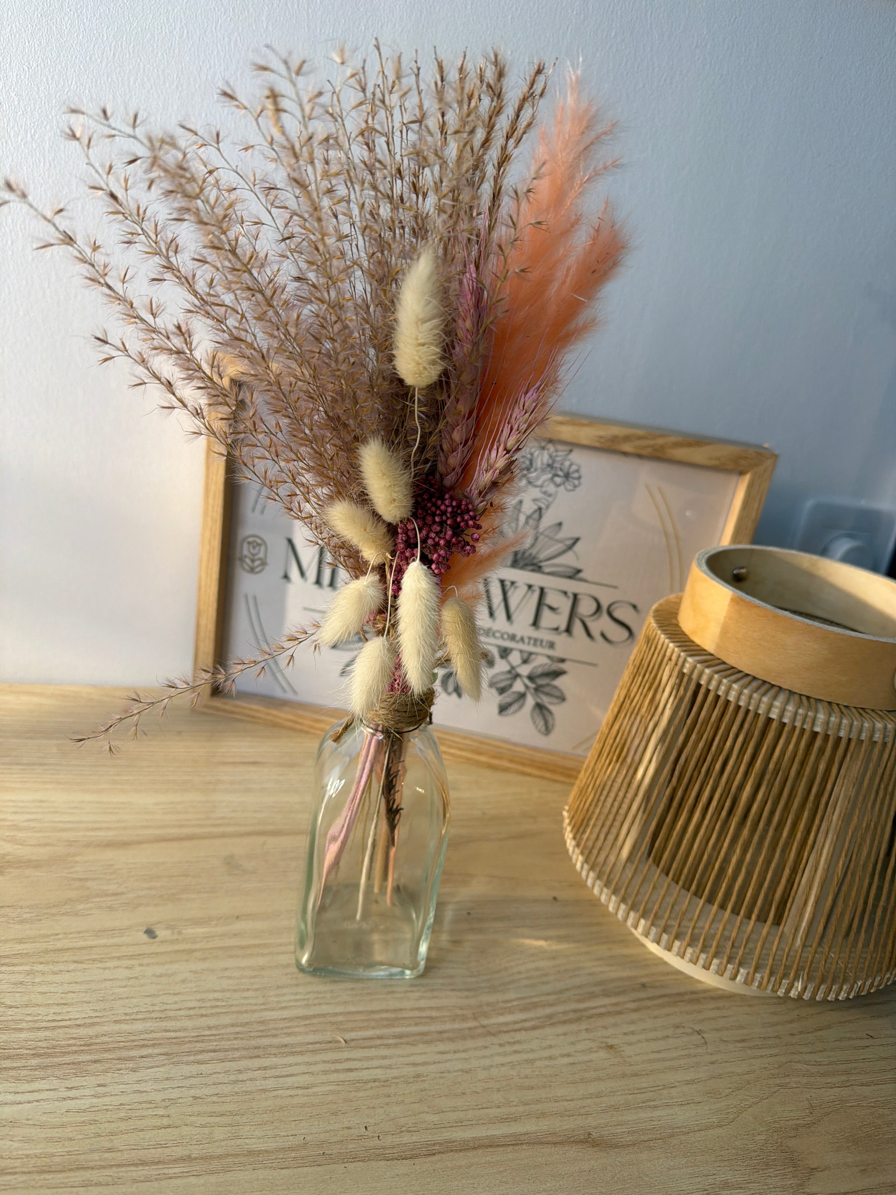 Base avec fleurs séchées